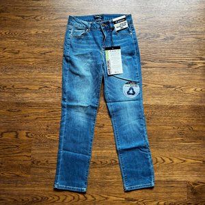 D. Jeans Medium Wash Jeans NWT